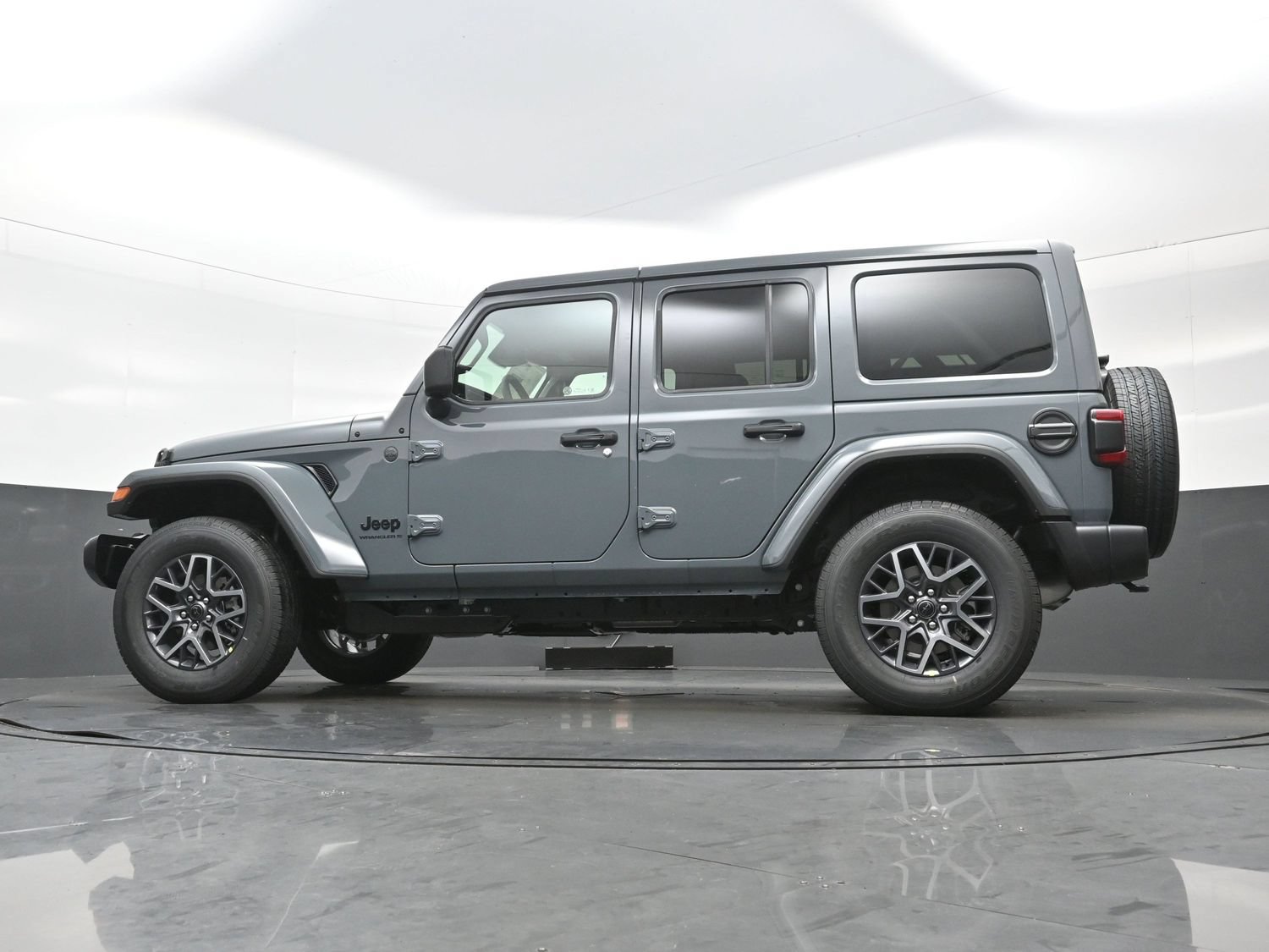New 2026 Jeep Wrangler Unlimited Sahara w/ Safety Group AWD/4WD image 15