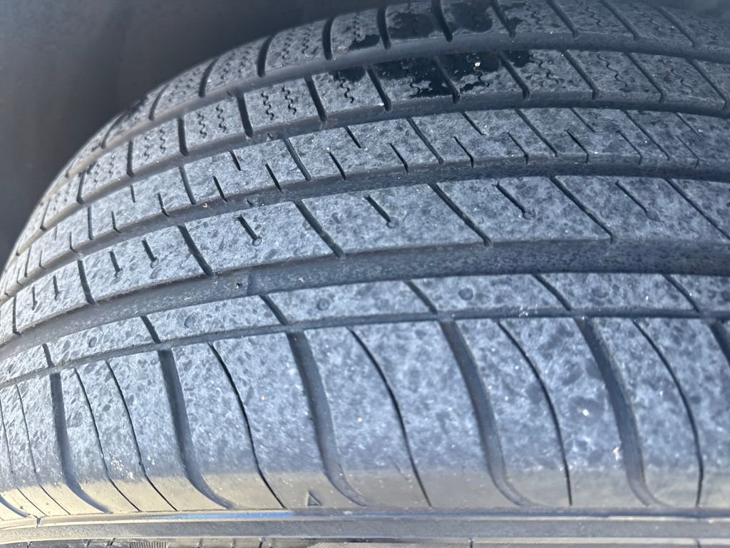 Used 2018 Chrysler Pacifica Touring Plus w/ Tire & Wheel Group FWD image 31