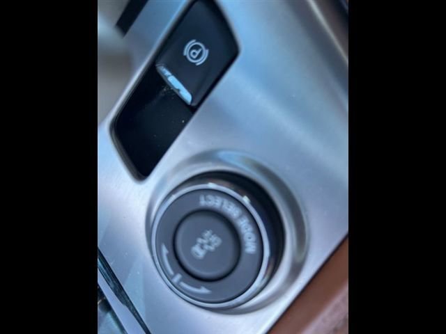 Used 2014 Chevrolet Corvette Z51 w/ 3LT Preferred Equipment Group image 41