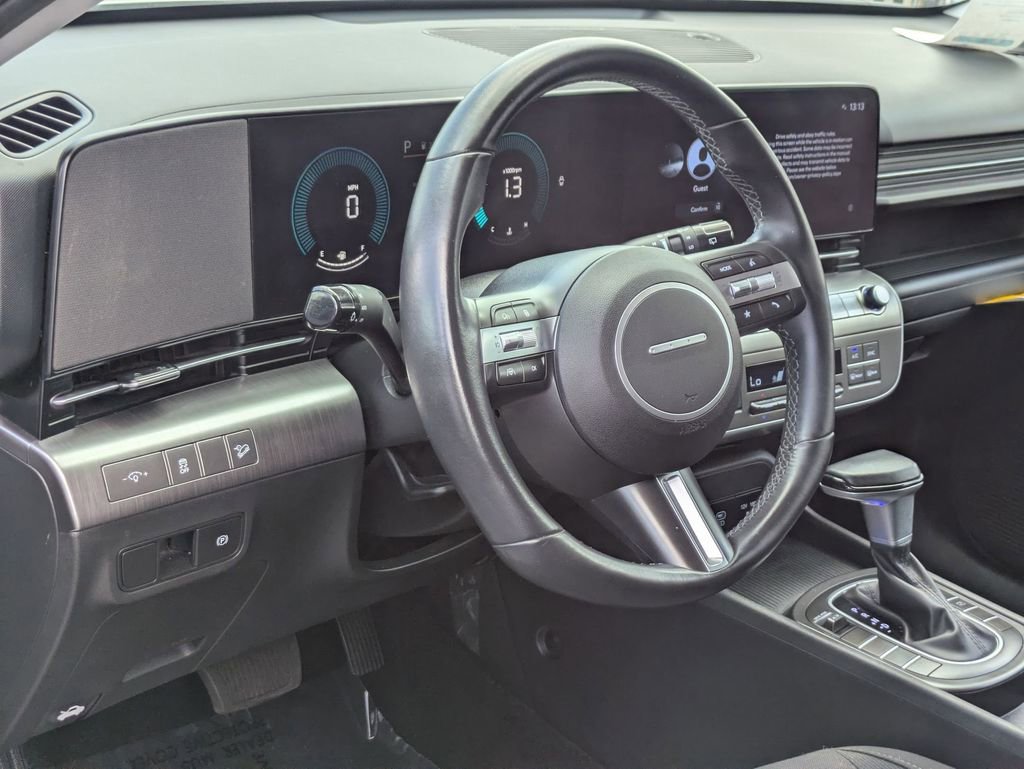 Used 2025 Hyundai Kona SEL FWD image 14