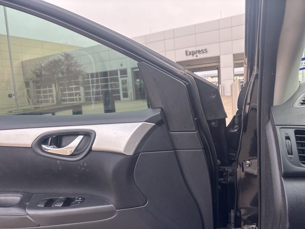 Used 2019 Nissan Sentra S image 3