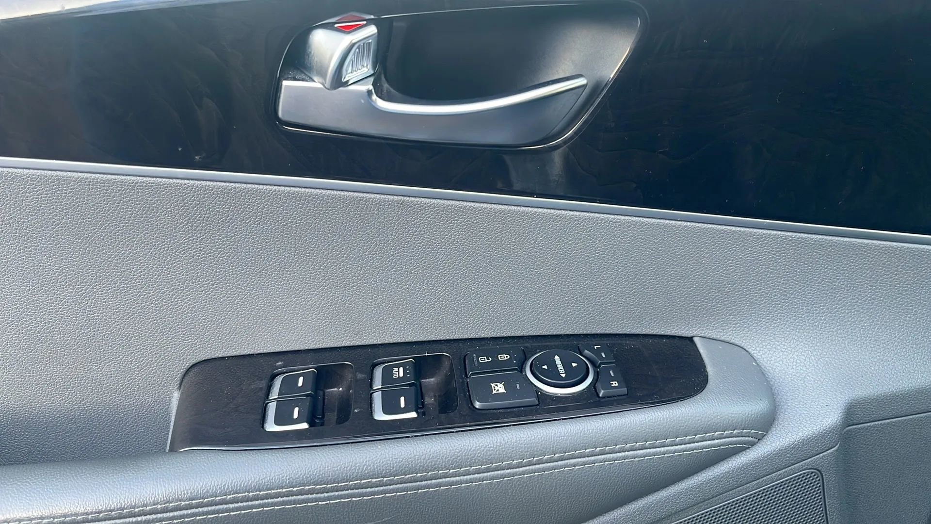 Used 2016 Kia Sorento EX image 15