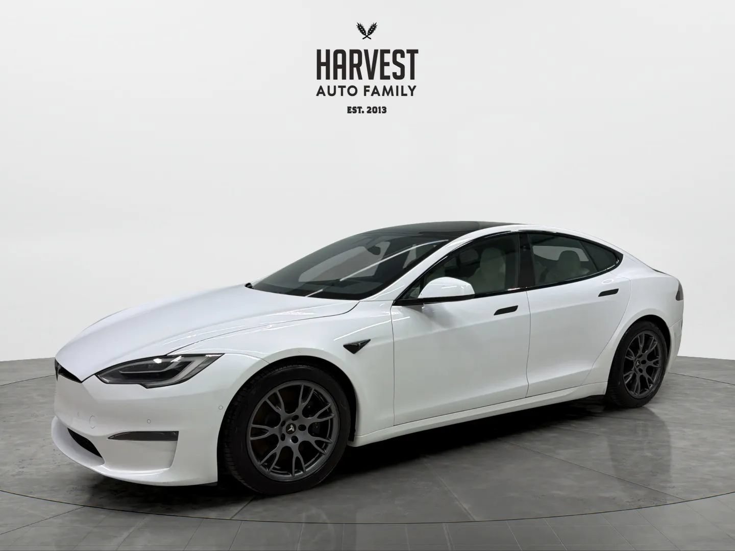 Used 2022 Tesla Model S Plaid AWD/4WD video 1