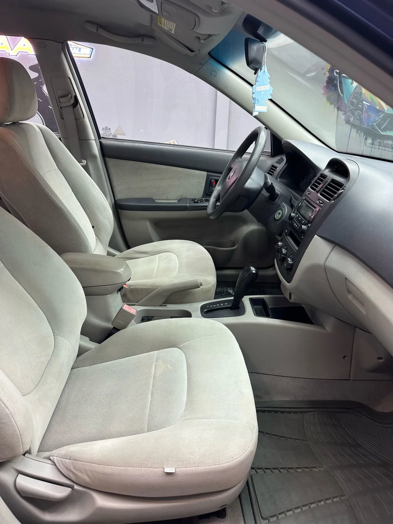 Used 2006 Kia Spectra EX FWD image 18