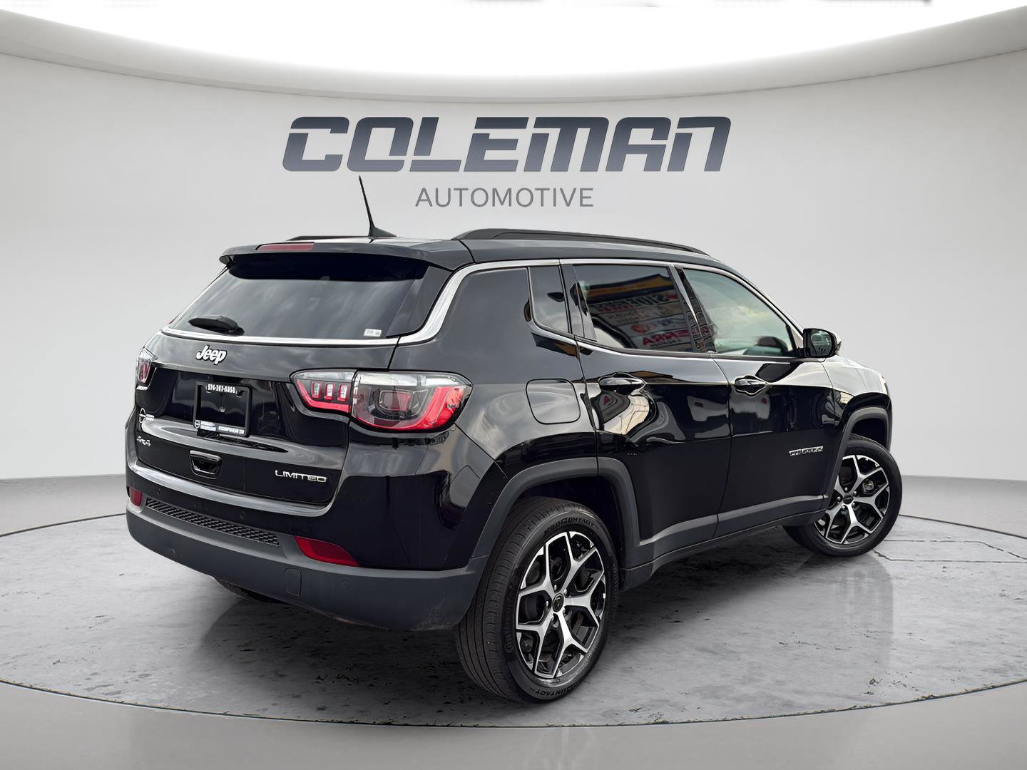 Used 2025 Jeep Compass Limited image 5