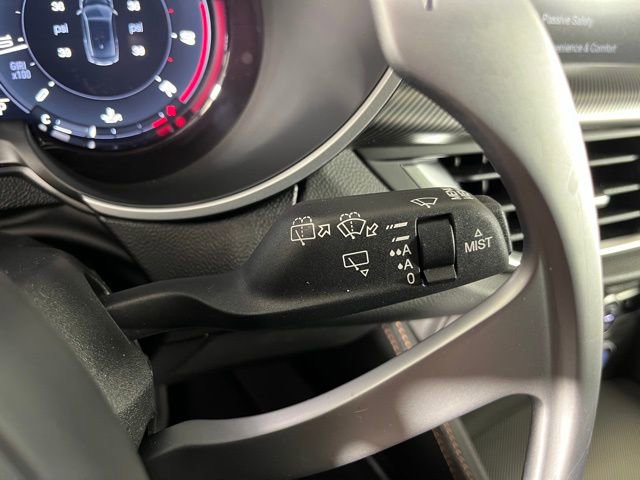 Used 2025 Alfa Romeo Stelvio Sprint AWD/4WD image 24