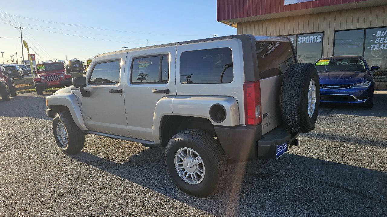 Used 2009 HUMMER H3 image 2