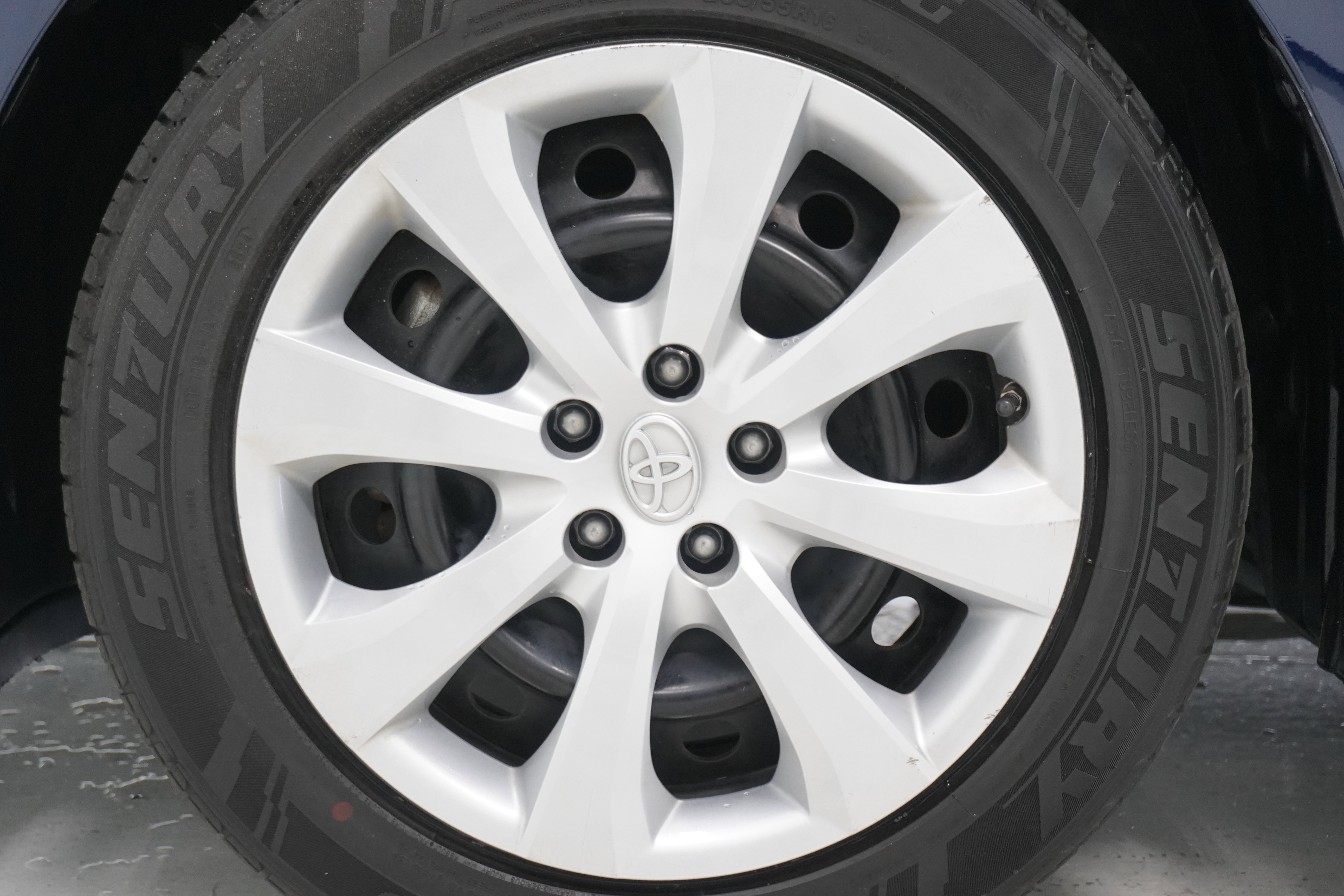 Used 2021 Toyota Corolla LE image 21