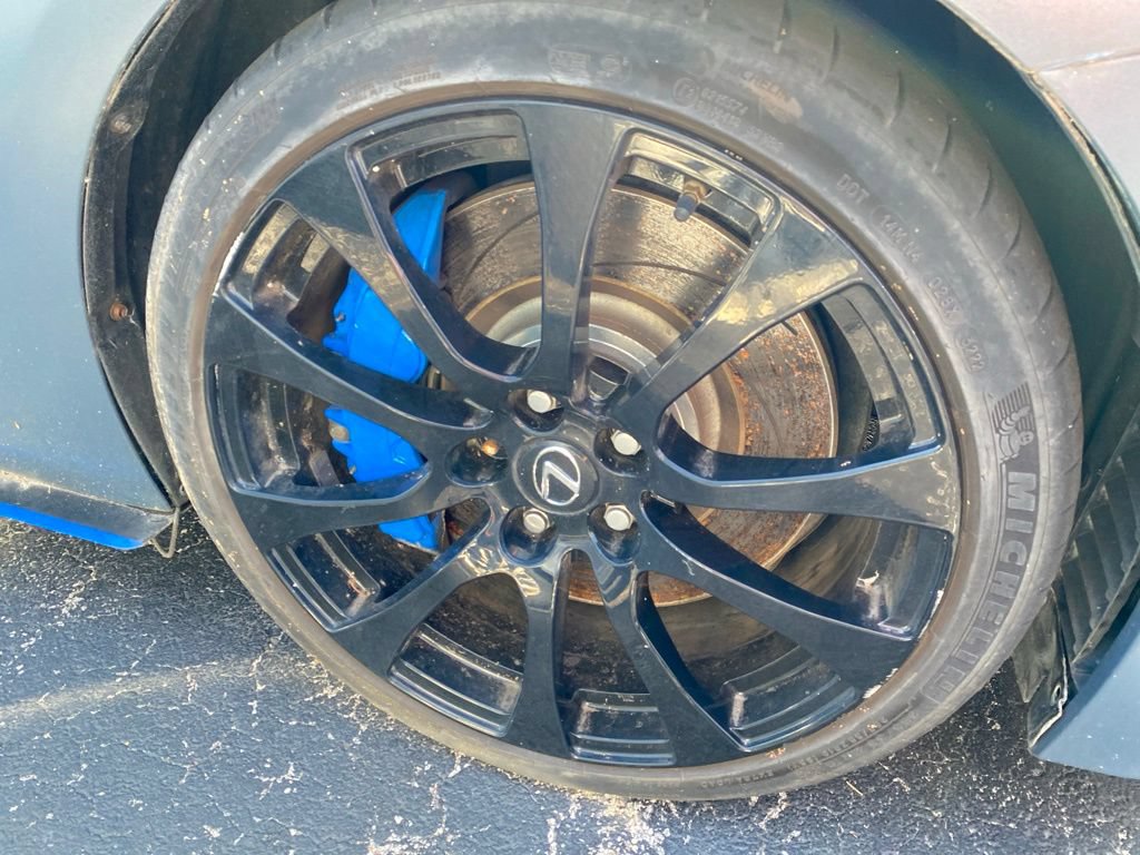 Used 2015 Lexus RC F w/ Premium Package RWD image 2