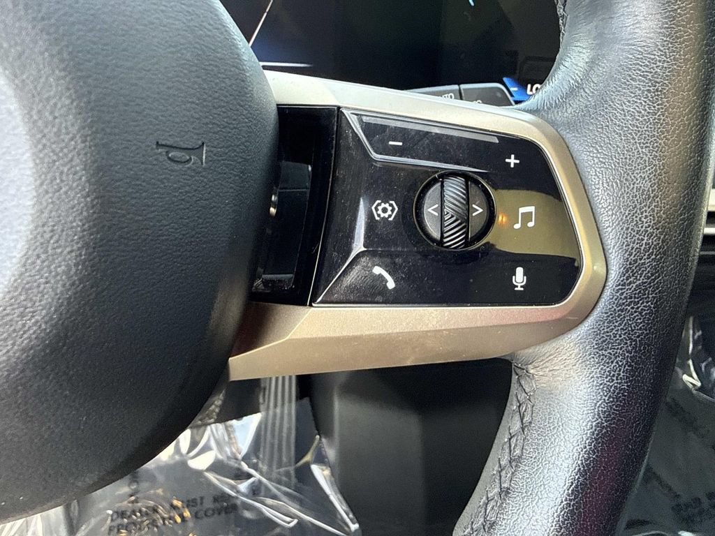 Used 2023 BMW iX xDrive50 w/ Sport Package AWD/4WD image 34