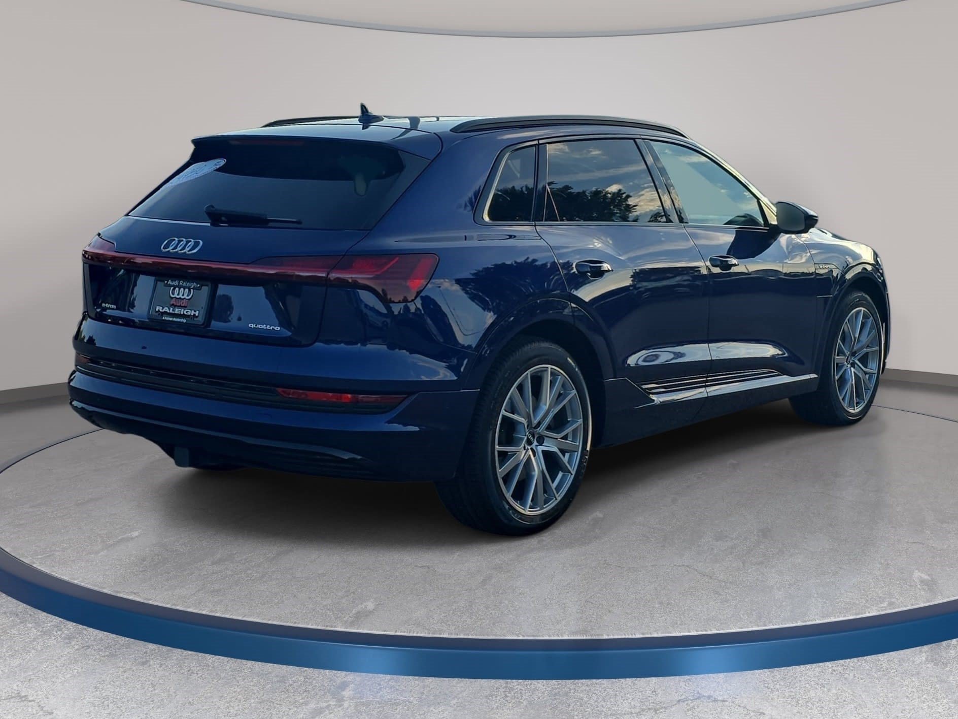 Used 2021 Audi e-tron Prestige w/ Prestige Package AWD/4WD image 5