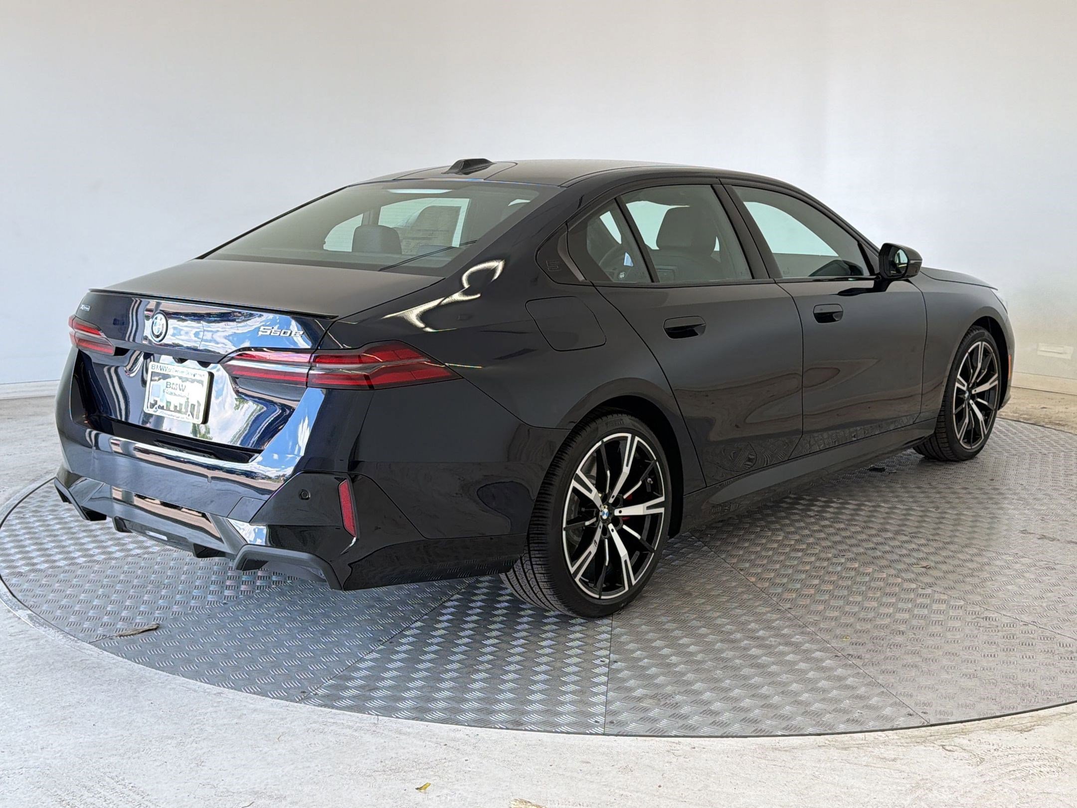 New 2026 BMW 550e xDrive w/ Executive Package AWD/4WD image 9