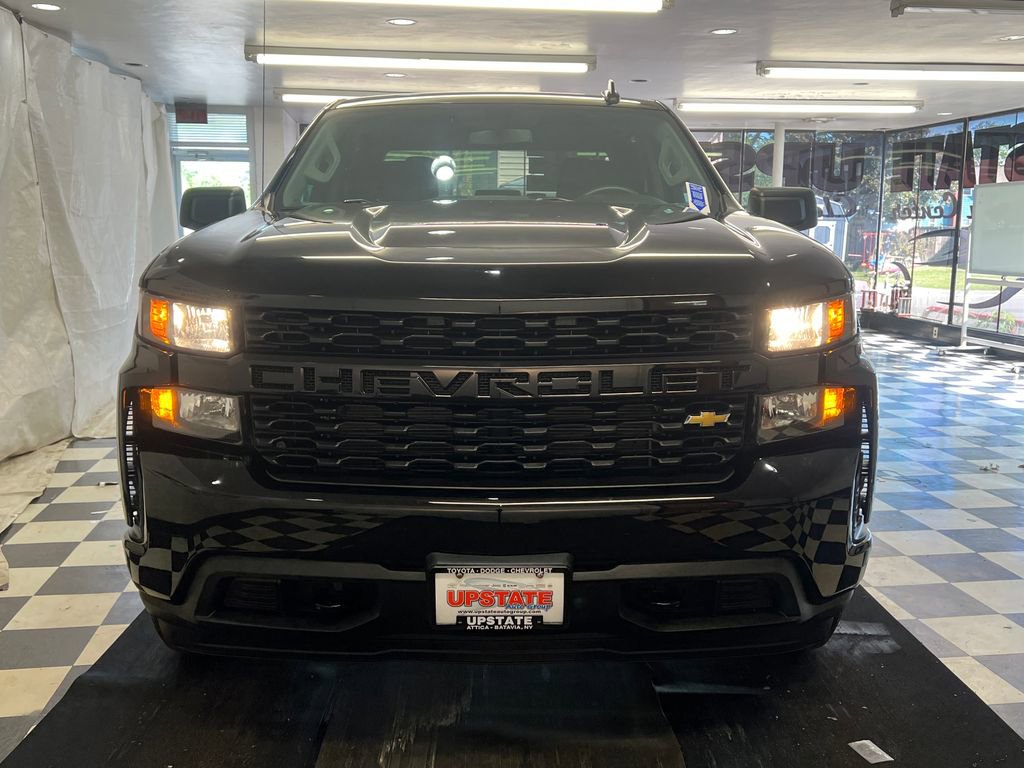 Used 2019 Chevrolet Silverado 1500 Custom w/ Custom Value Package AWD/4WD image 2