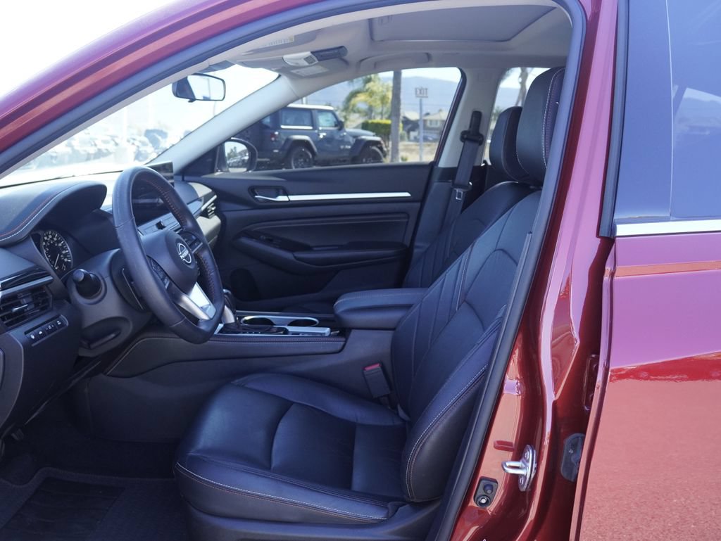 Used 2023 Nissan Altima 2.0 SR FWD image 24