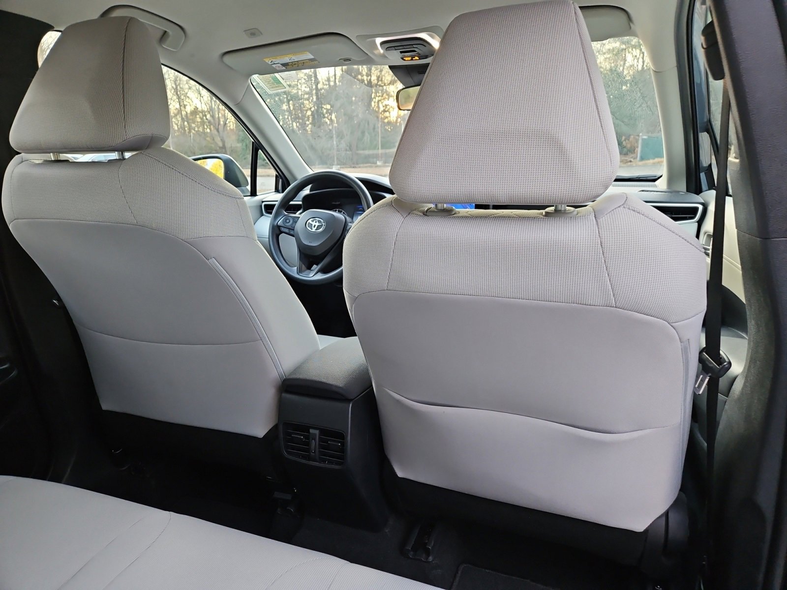 Used 2023 Toyota Corolla Cross L image 18