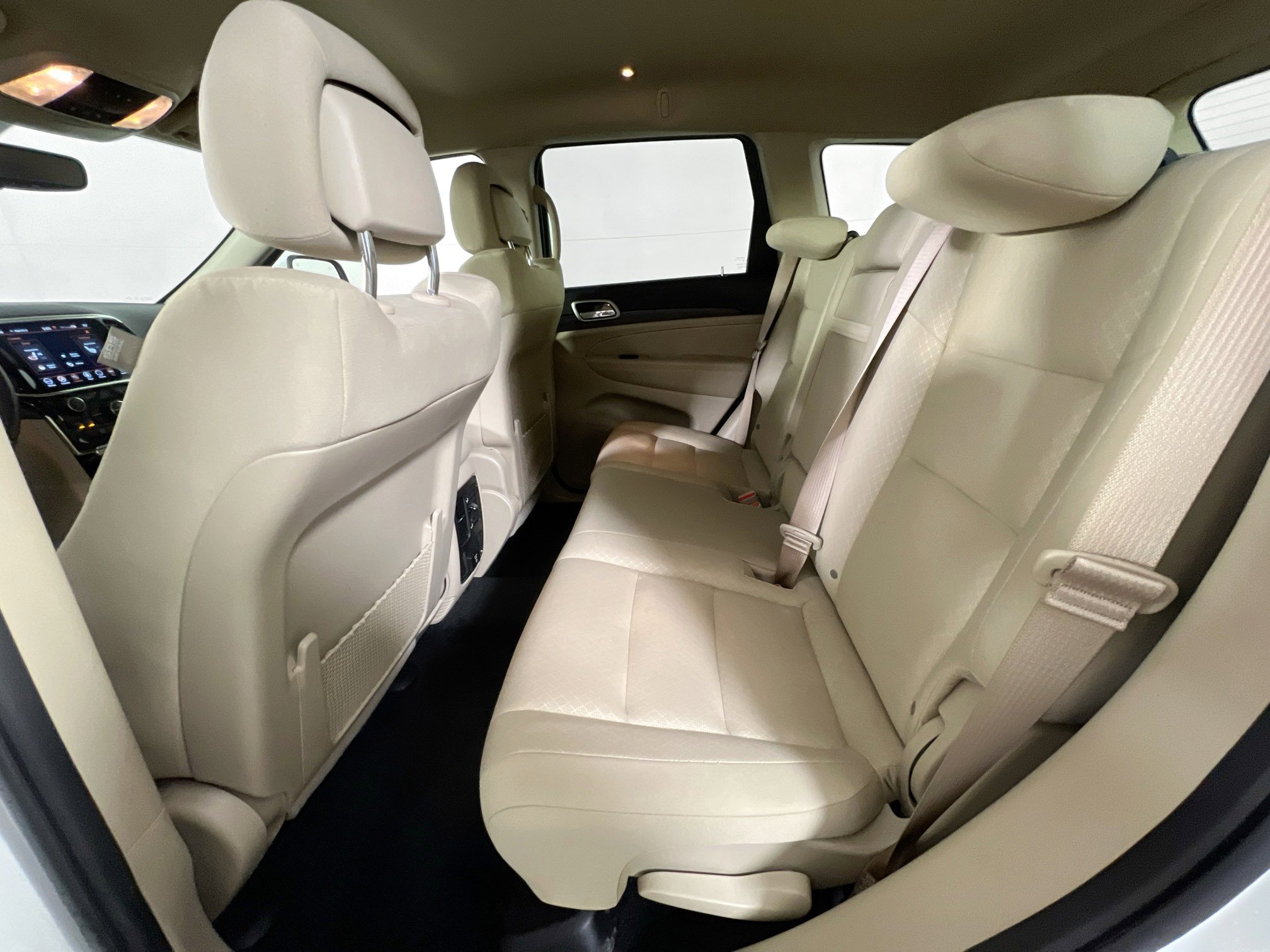 Used 2022 Jeep Grand Cherokee Laredo E w/ Security & Convenience Group image 24