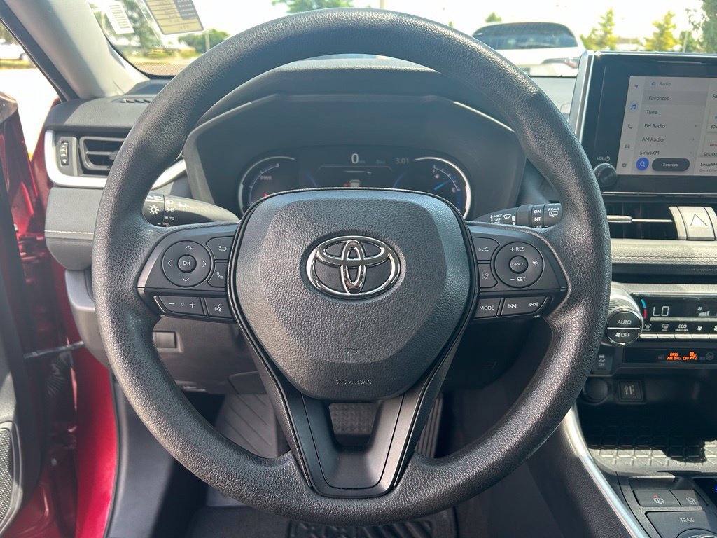 Used 2025 Toyota RAV4 XLE AWD/4WD image 11