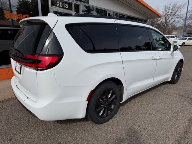 Used 2022 Chrysler Pacifica Touring-L w/ S Appearance Package FWD image 7
