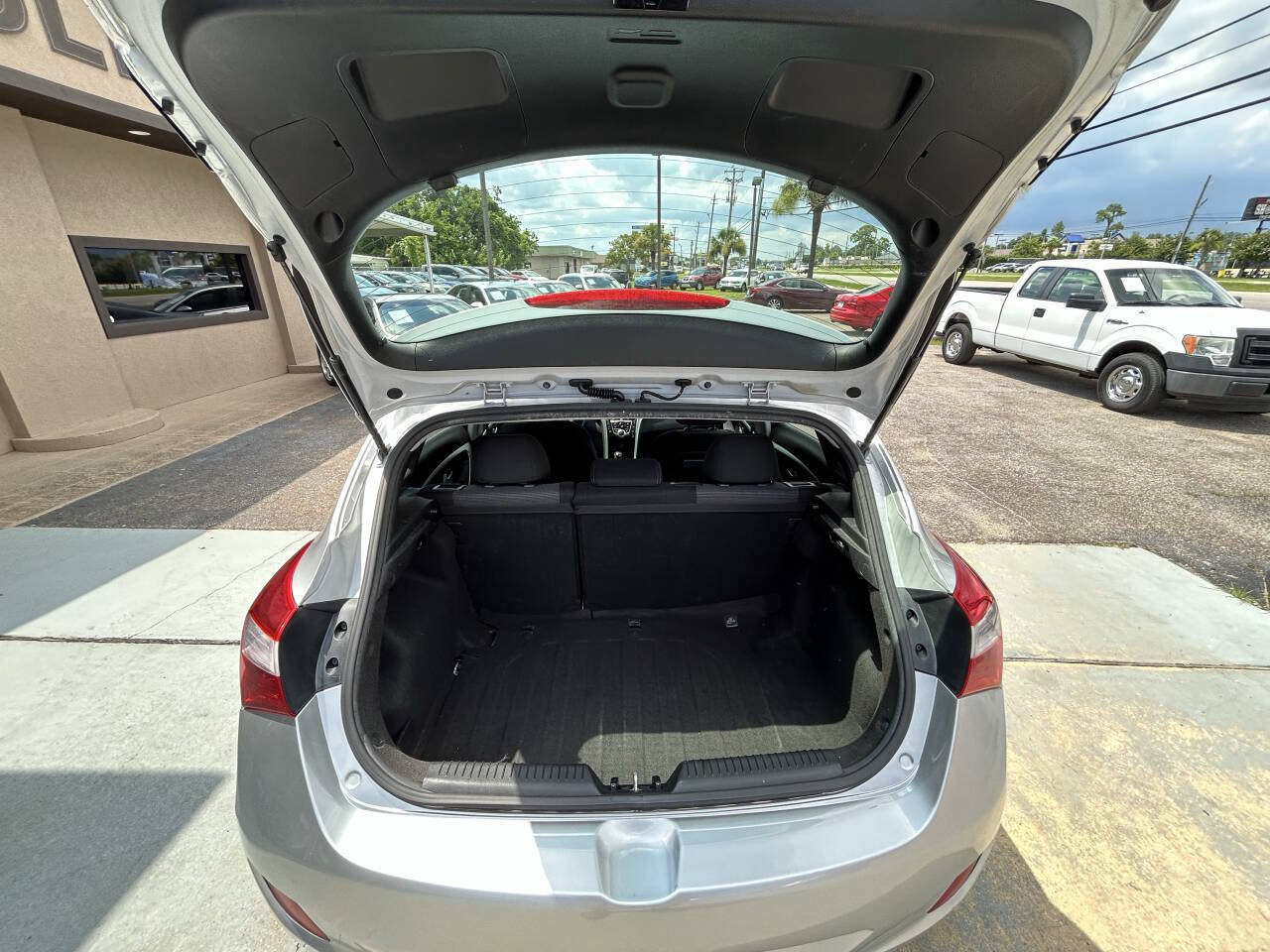 Used 2015 Hyundai Elantra GT FWD image 10