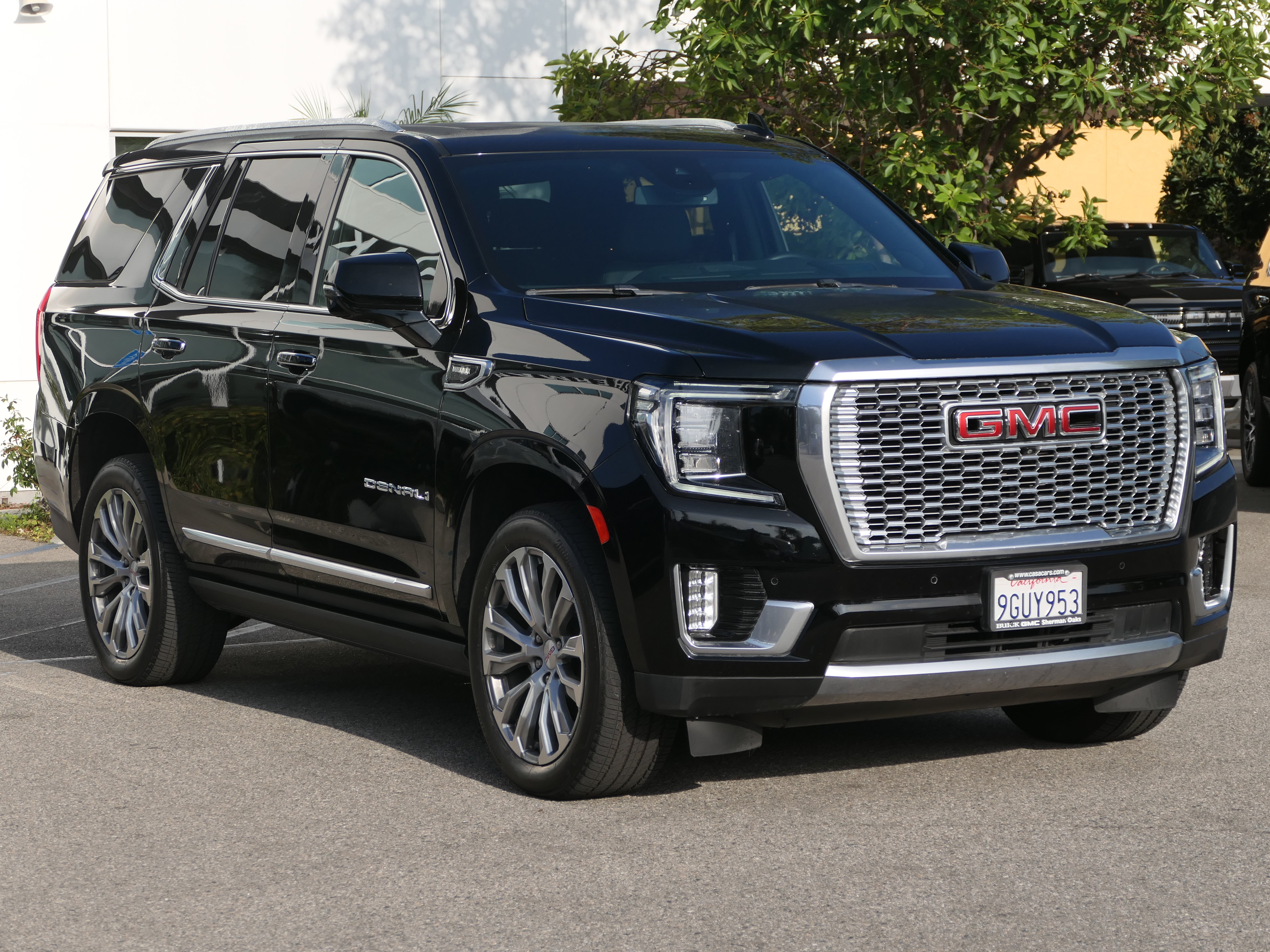 Used 2023 GMC Yukon Denali RWD image 7