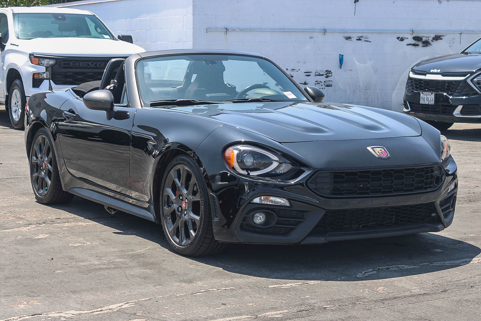 Used 2018 FIAT 124 Spider Abarth RWD image 13