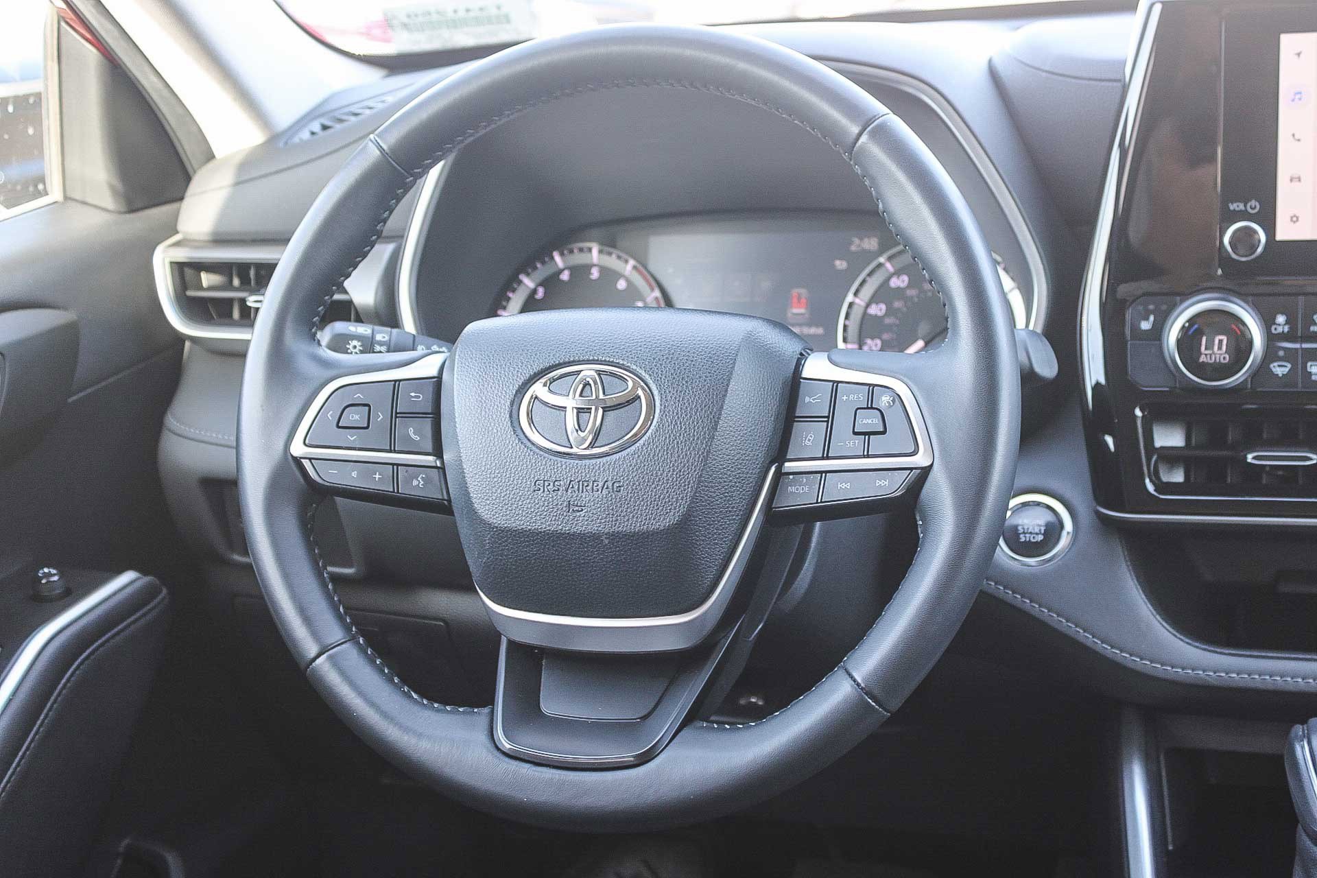 Certified 2023 Toyota Highlander XLE image 16