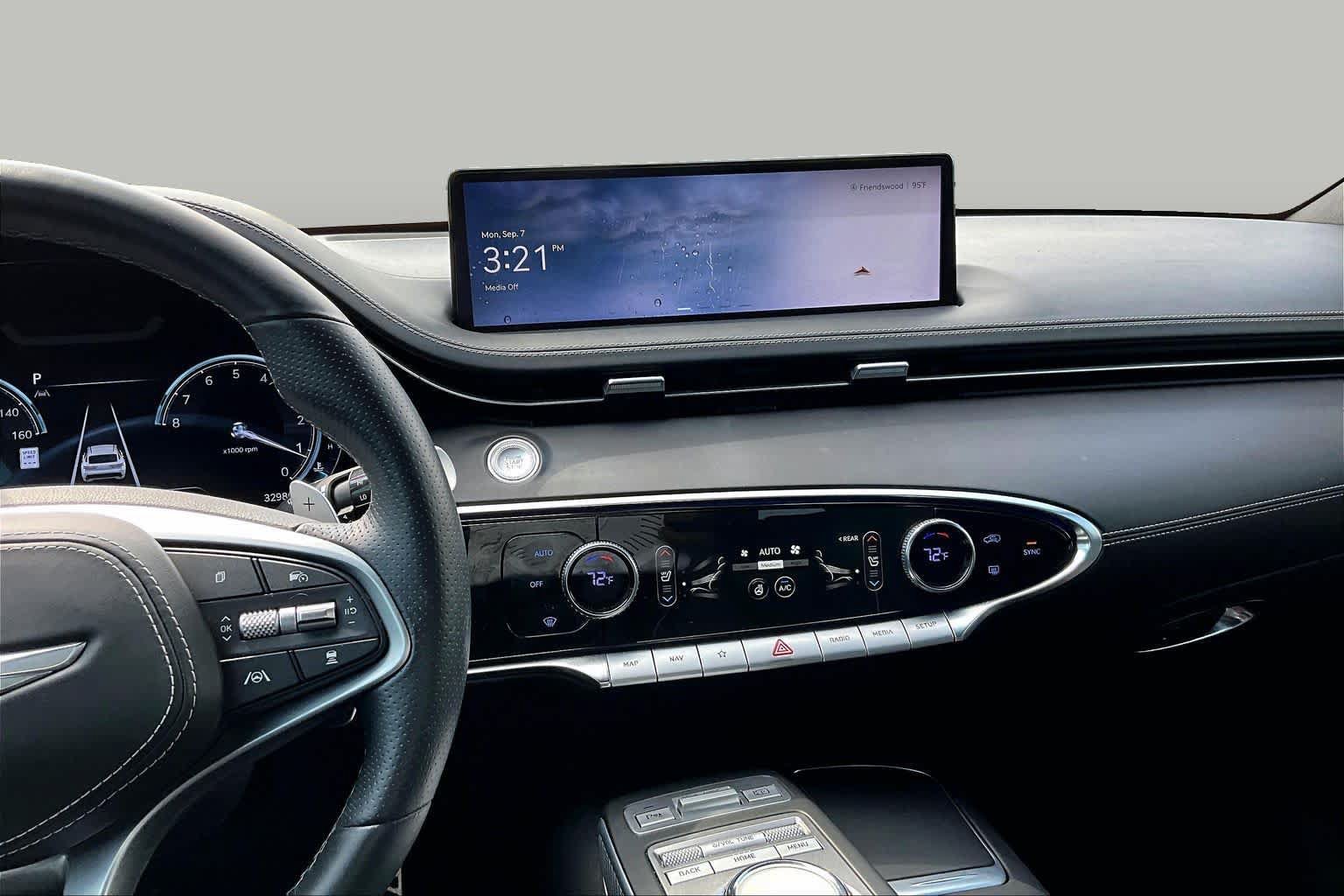 Used 2023 Genesis GV70 2.5T w/ Sport Prestige Package AWD/4WD image 7