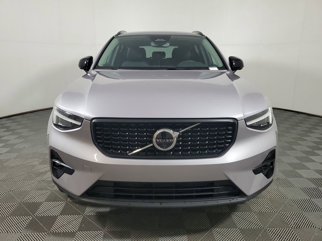 Certified 2026 Volvo XC40 B4 Plus w/ Climate Package image 2