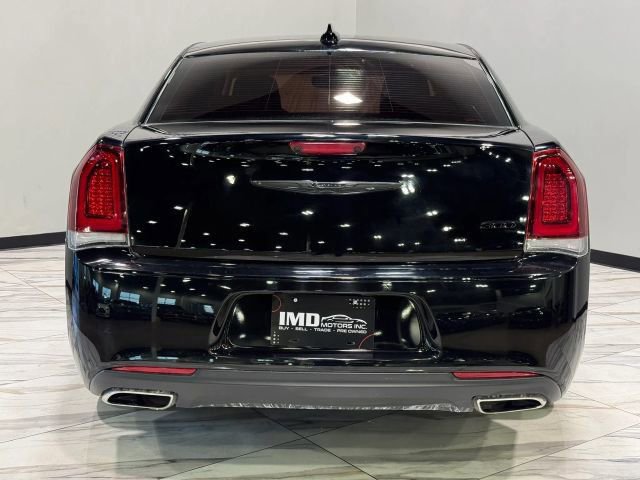 Used 2023 Chrysler 300 Touring w/ Sport Appearance Package RWD image 7