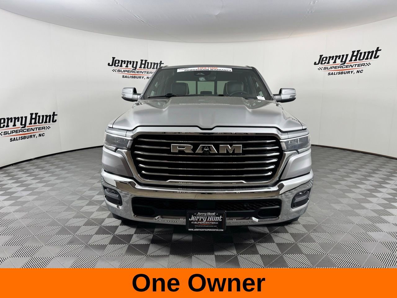 Used 2025 RAM 1500 Laramie AWD/4WD image 5