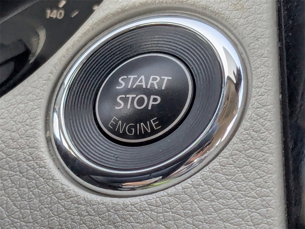 Used 2020 Nissan Rogue Sport SV image 35