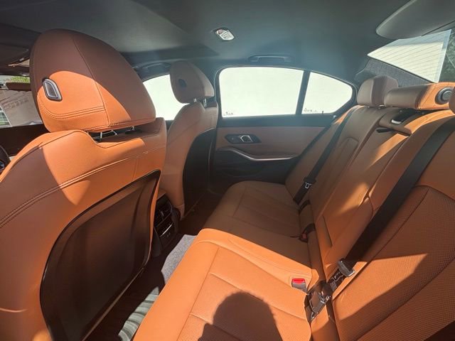 Used 2025 BMW 330i xDrive Sedan w/ Premium Package image 9