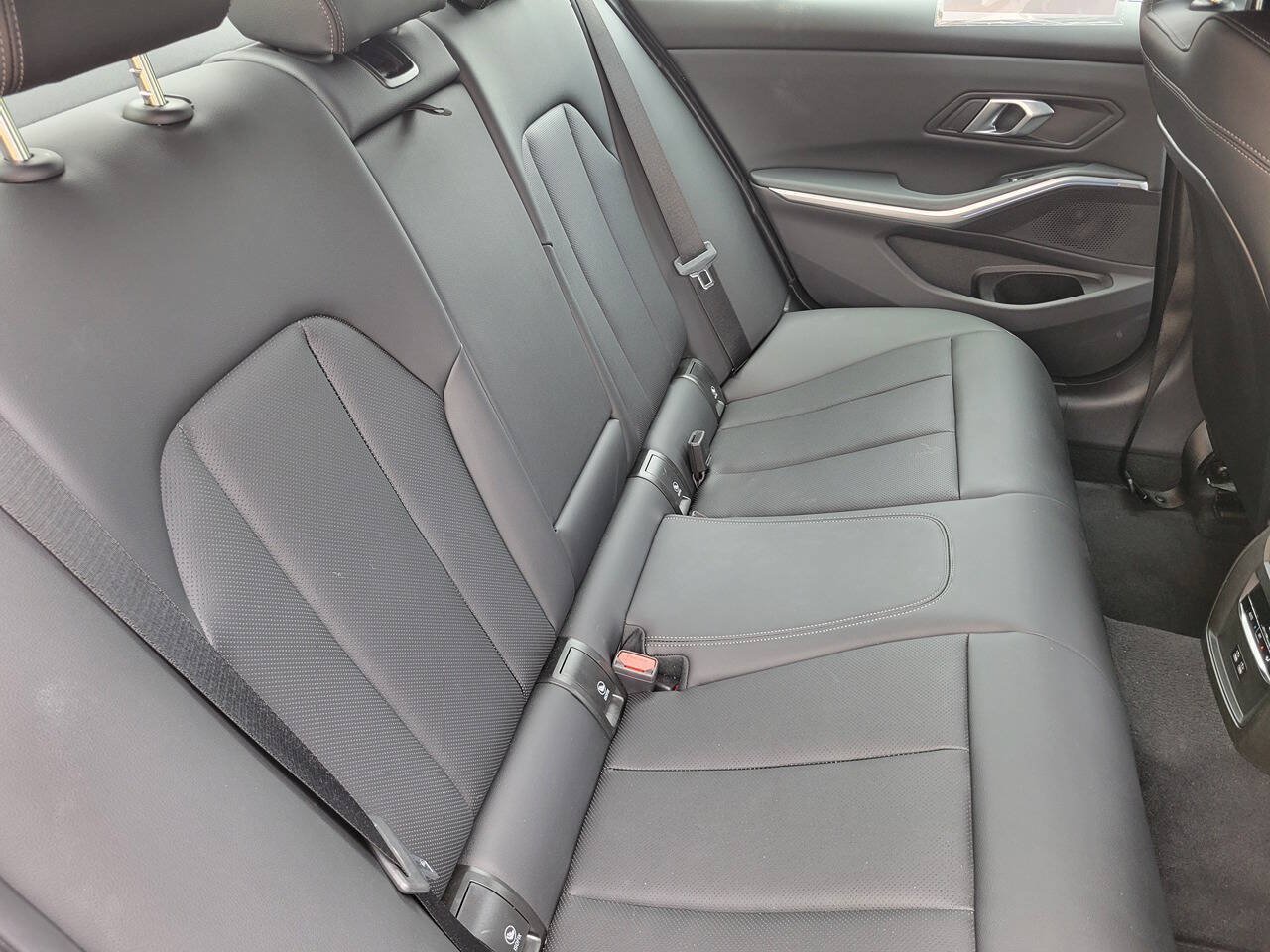 Used 2026 BMW 330i Sedan RWD image 11