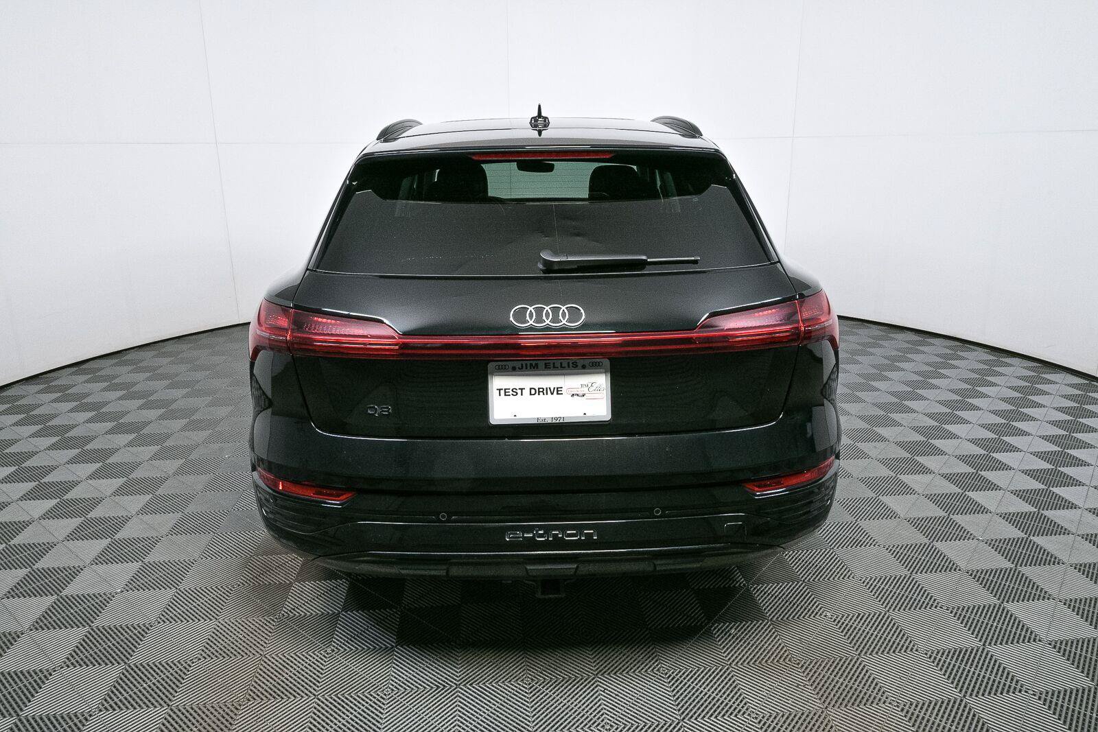 Used 2024 Audi Q8 e-tron Prestige w/ Prestige Package AWD/4WD image 31