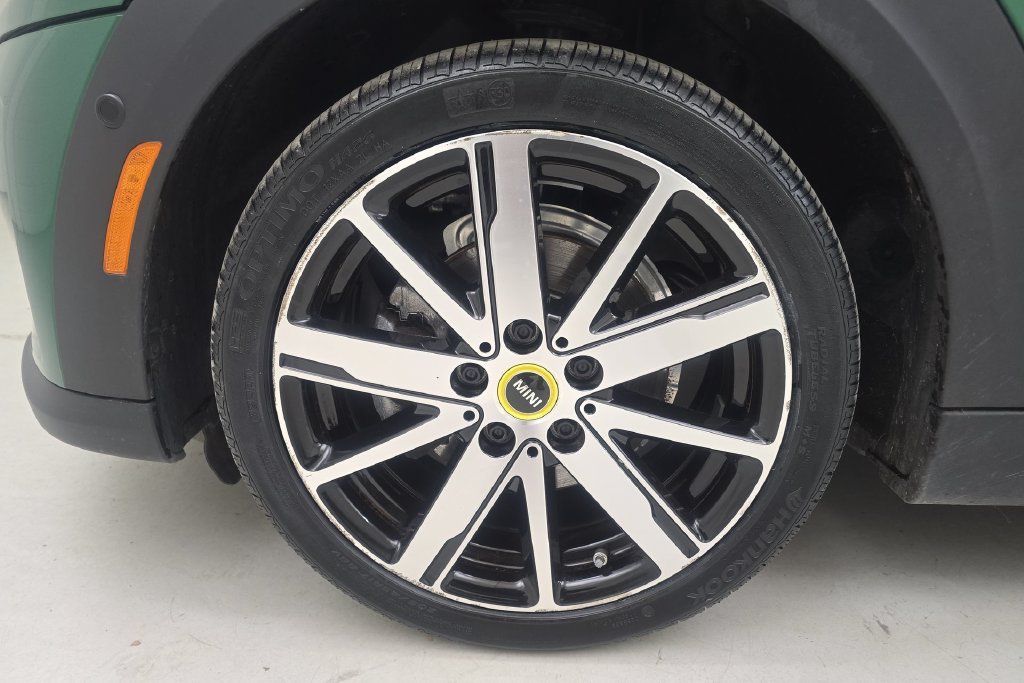 Certified 2024 MINI Cooper SE FWD image 11