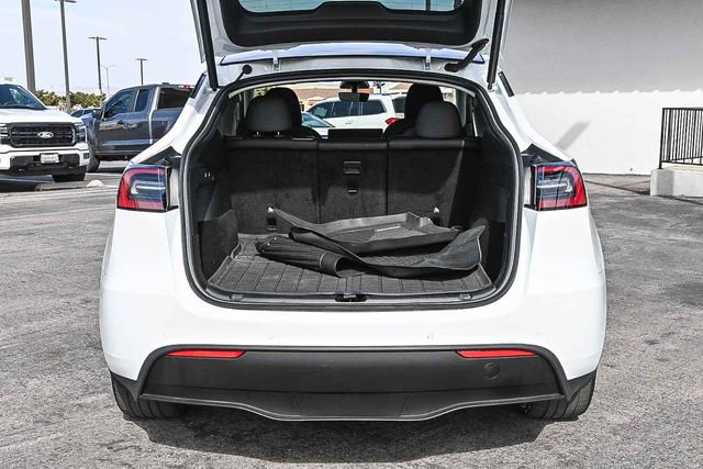 Used 2021 Tesla Model Y Long Range image 26