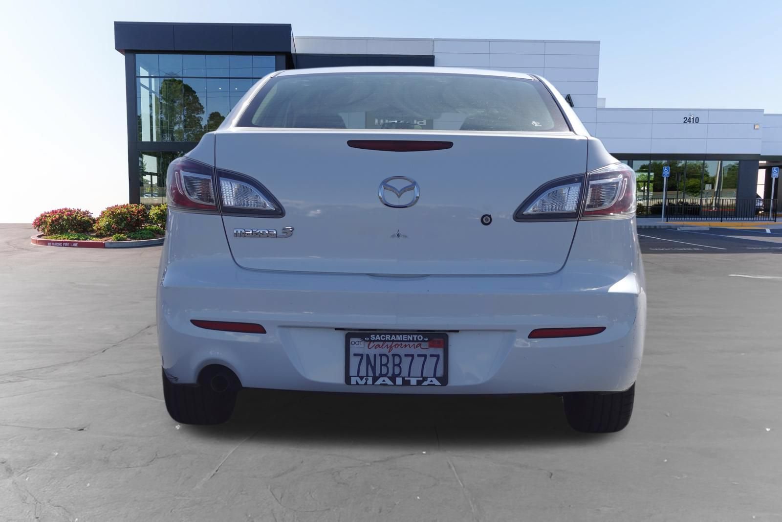 Used 2013 MAZDA MAZDA3 i SV FWD image 4