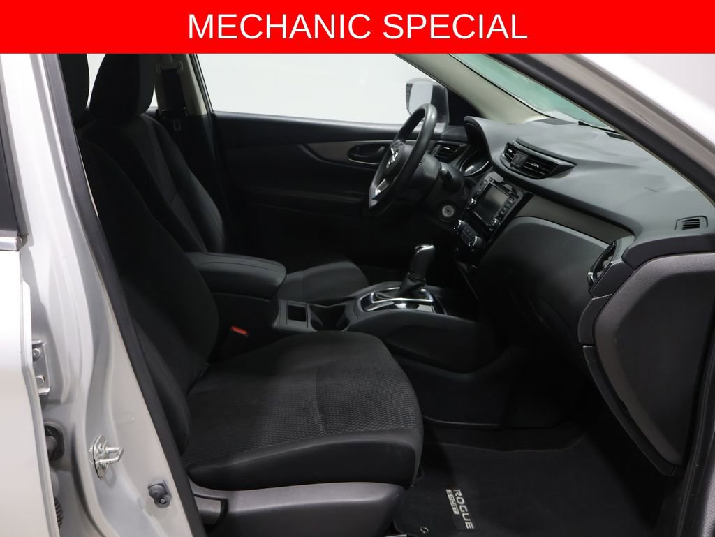 Used 2019 Nissan Rogue Sport S image 4