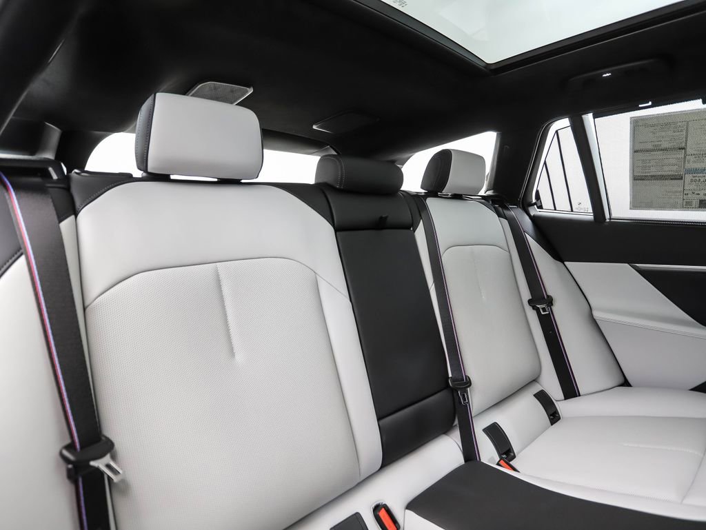 New 2026 BMW M5 Touring w/ Executive Package image 29