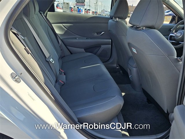 Used 2025 Hyundai Elantra Sport image 14