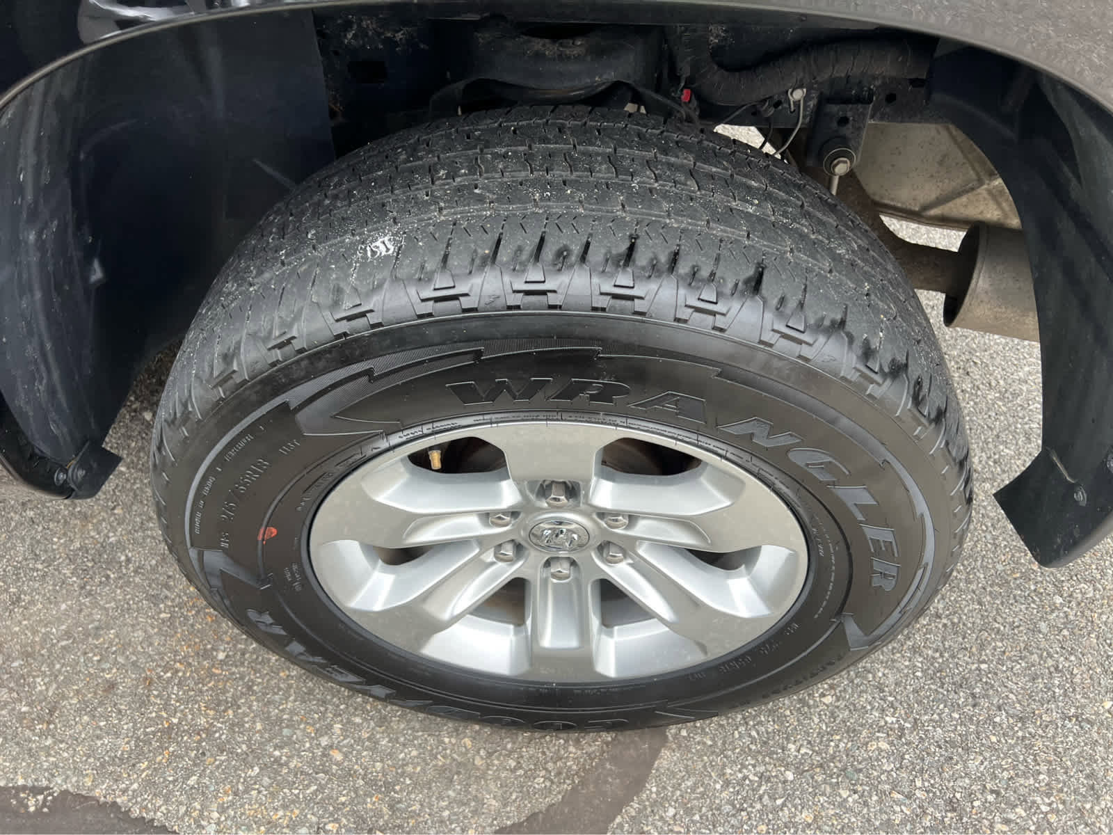 Used 2024 RAM 1500 Laramie image 13