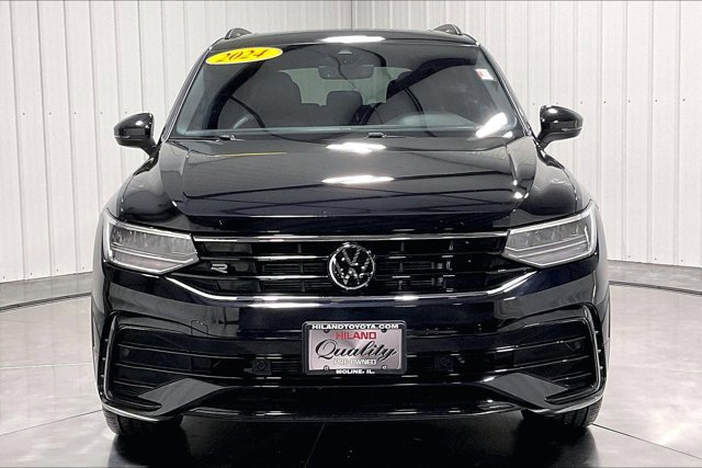 Used 2024 Volkswagen Tiguan SE R-Line w/ MDO Package, Three-Row image 2