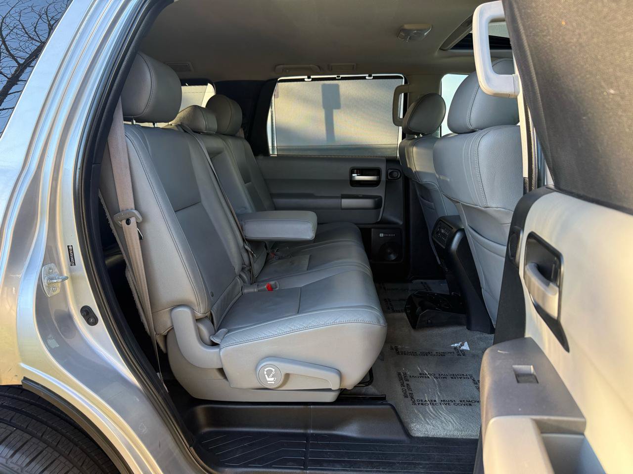 Used 2010 Toyota Sequoia Limited AWD/4WD image 31