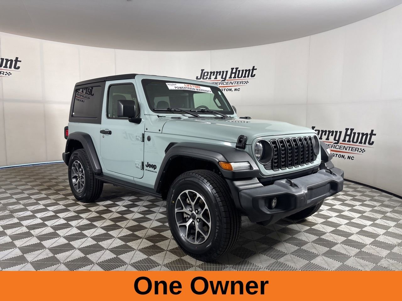Used 2024 Jeep Wrangler Sport AWD/4WD image 4