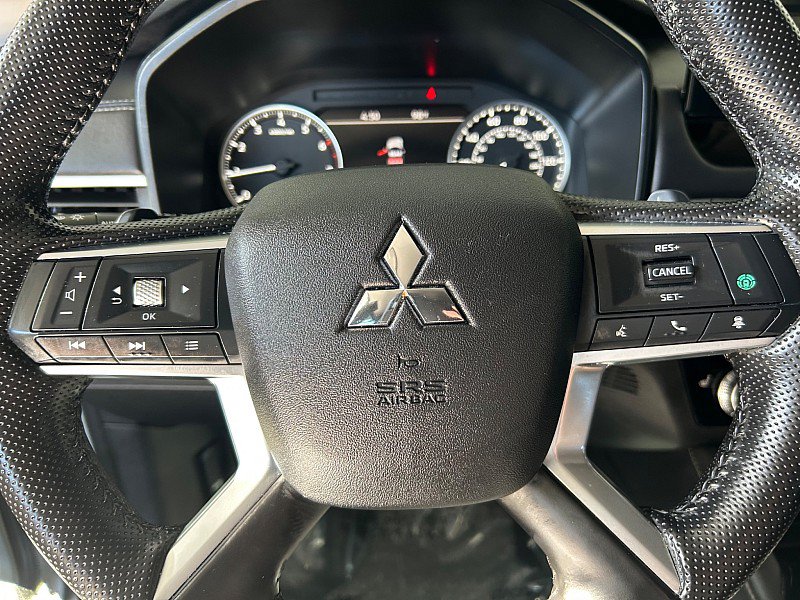 Used 2025 Mitsubishi Outlander SE FWD image 20