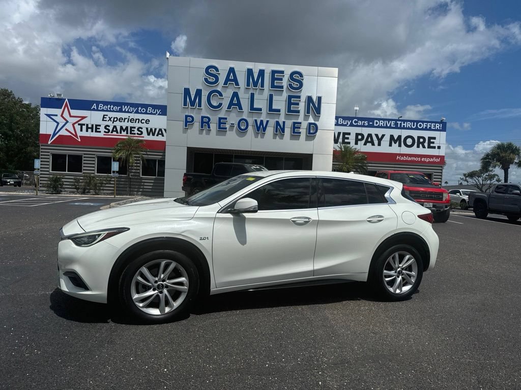 Used 2018 INFINITI QX30 FWD image 2