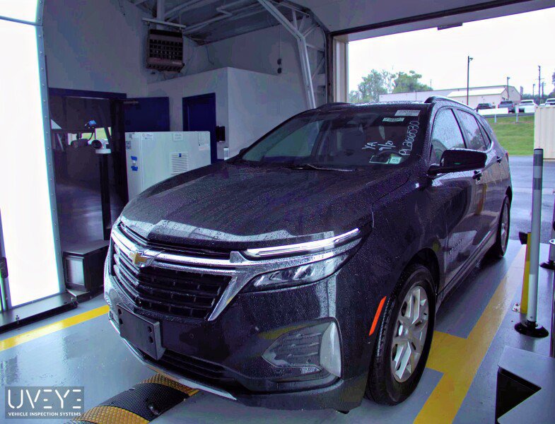 Used 2023 Chevrolet Equinox LT FWD image 2