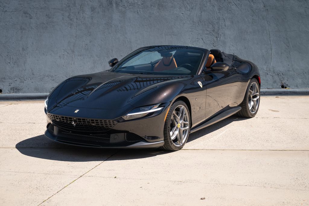 Used 2025 Ferrari Roma Spider image 5
