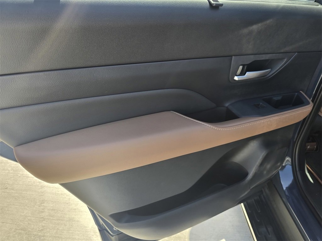 Used 2025 Toyota Grand Highlander AWD Hybrid image 14