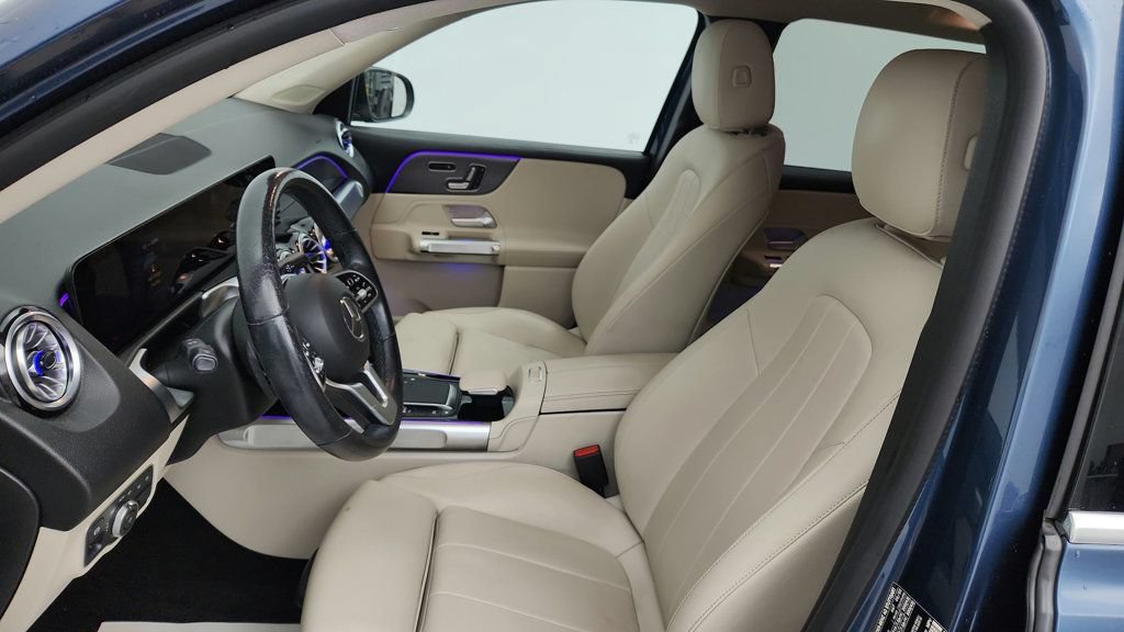 Used 2022 Mercedes-Benz GLB 250 w/ Premium Package Lite image 19